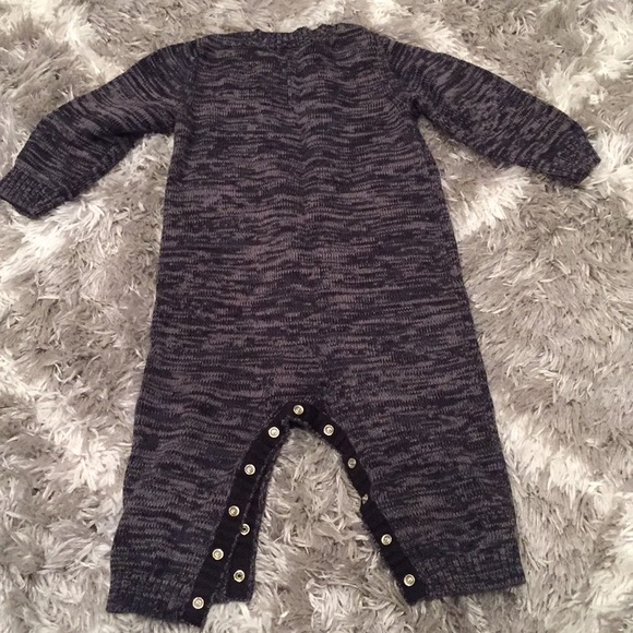 Super cuter Old Navy sweater onsie 18-24 months - Picture 5 of 5
